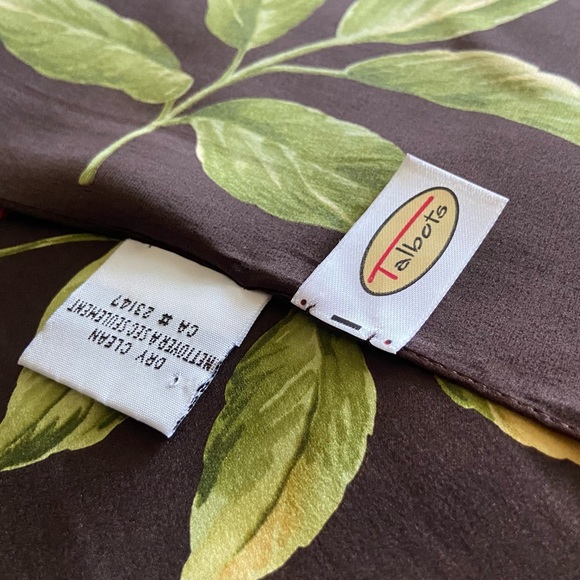 🍂 Talbots, Vintage Les Feuilles Mortes Silk Scarf - Picture 4 of 4